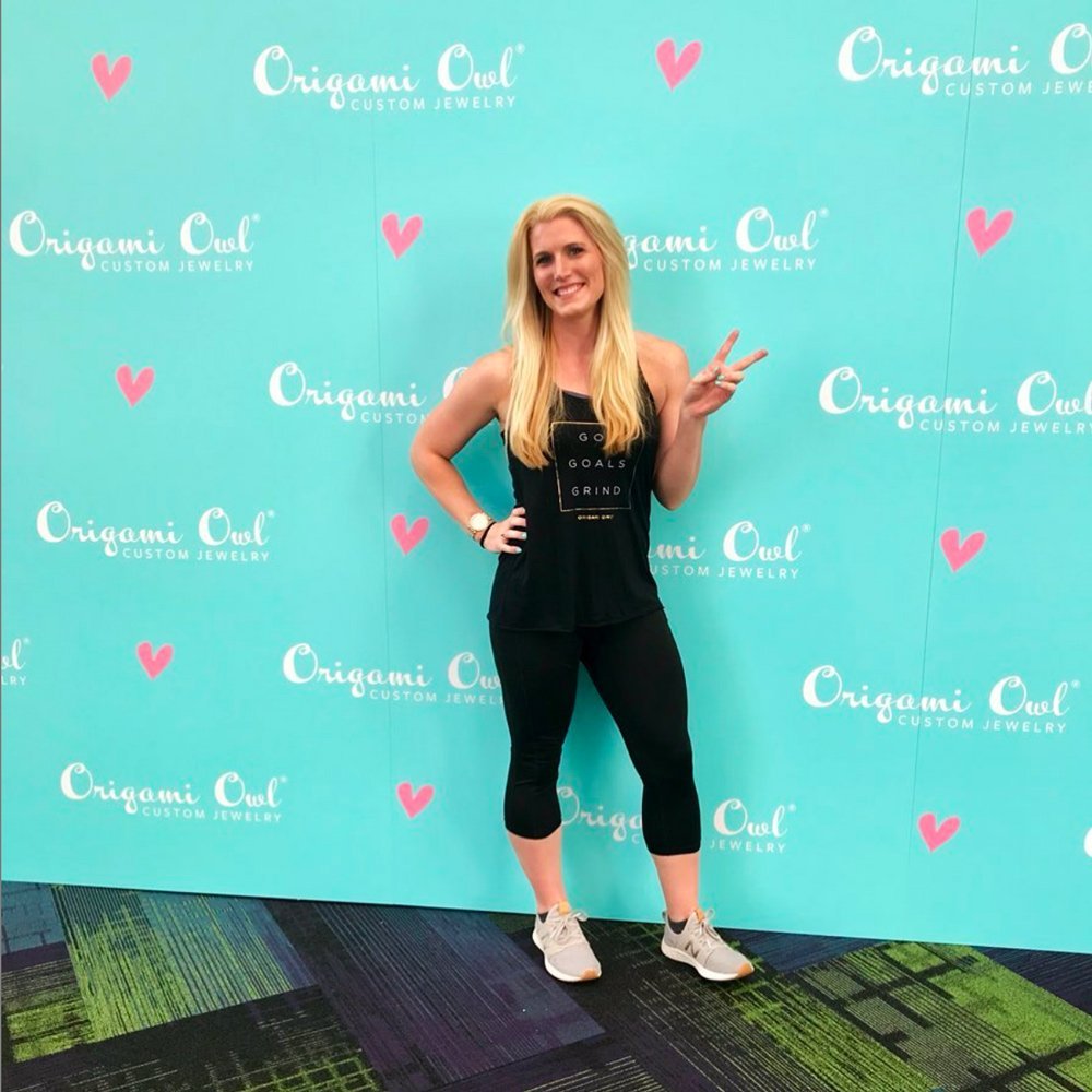 Origami Owl 2019 Convention step and repeat background